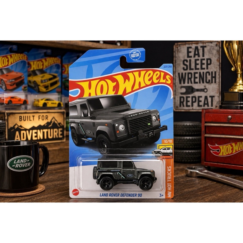 Hot Wheels Land Rover Defender 90 2023 HW Hot Trucks Gray 10/10 1:64 NIP 227/250